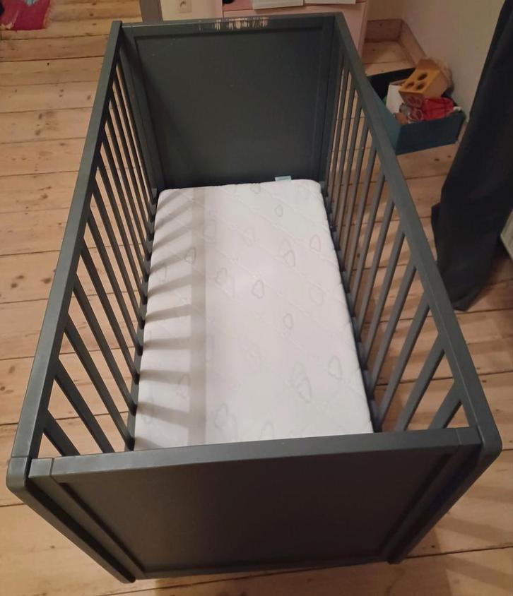 Matelas traumeland et Lit cage roulotte evolutif, Enfants & Bébés, Berceaux & Lits, Lit, Enlèvement