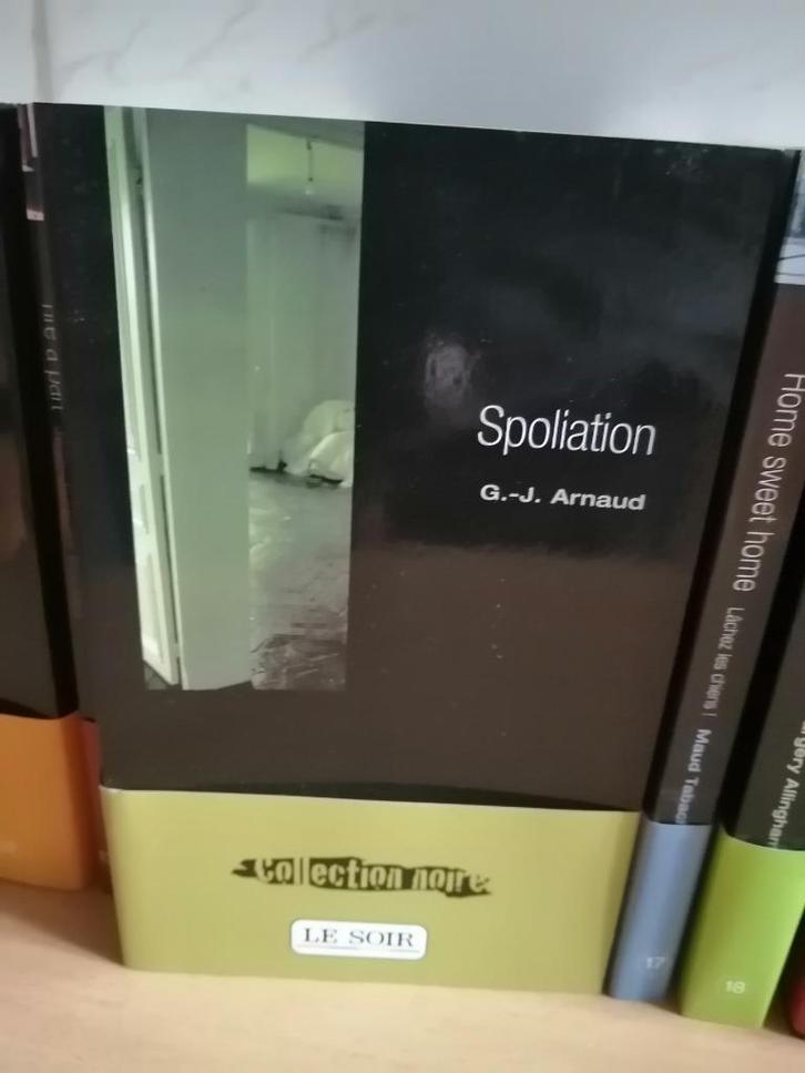 Collection noire - Le Soir : Spoliation, Livres, Policiers, Enlèvement ou Envoi