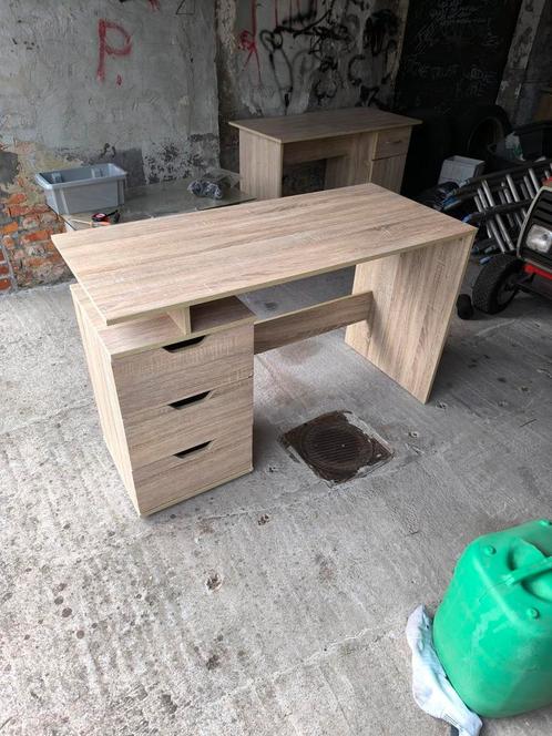 Gratis 2 bureau's, Huis en Inrichting, Bureaus, Gebruikt, Bureau, Ophalen