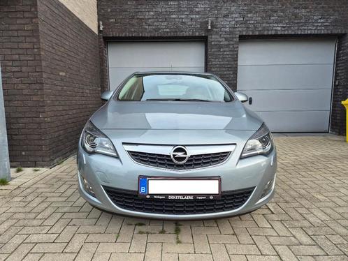 Opel Astra 1.6T 180 Pk Cosmo Navi Airco Low KM, Auto's, Opel, Particulier, Astra, ABS, Adaptieve lichten, Airconditioning, Android Auto