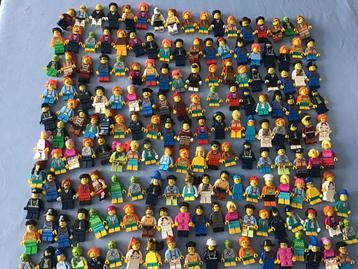 Lego 170 figuren beschikbaar voor biedingen