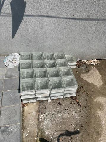 Glasdal wolk wit te koop beschikbaar voor biedingen