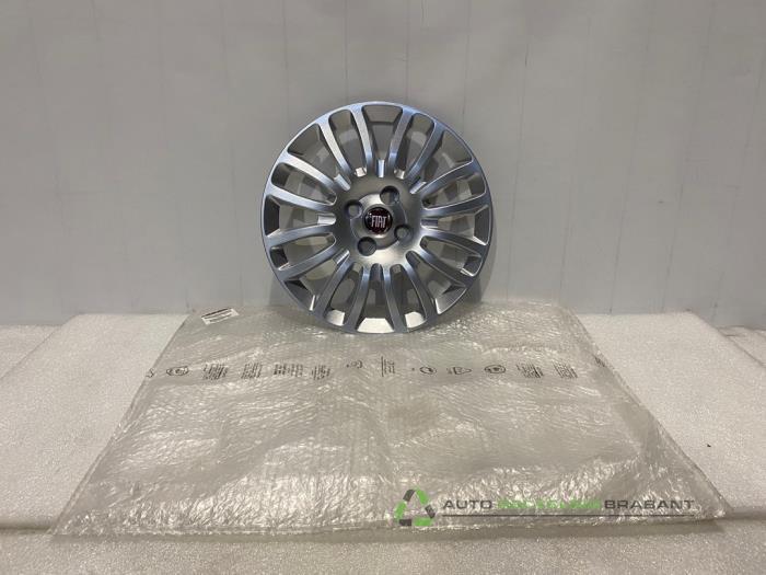 Enjoliveur d'un Fiat Punto, Autos : Pièces & Accessoires, Pneus & Jantes, Véhicule de tourisme, Utilisé, 3 mois de garantie, Enlèvement ou Envoi