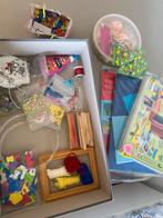 Doos vol knutselgerief & papier, Hobby en Vrije tijd, Ophalen of Verzenden, Gebruikt, Materiaal