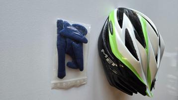 Fietshelm MET beschikbaar voor biedingen