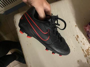 Nike voetbalschoen maat 30 beschikbaar voor biedingen