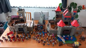 Lot playmobils chevaliers  disponible aux enchères