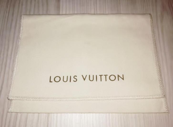 Pochette Neuve / Etui de protection en tissu Louis Vuitton, Bijoux, Sacs & Beauté, Sacs | Sacs Femme, Neuf, Sac à main, Jaune