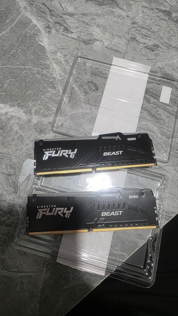 Kingston Fury Beast RGB DDR5 – 32GB (2x16GB) 4800MT/s CL38, Computers en Software, RAM geheugen, DDR5, Ophalen of Verzenden