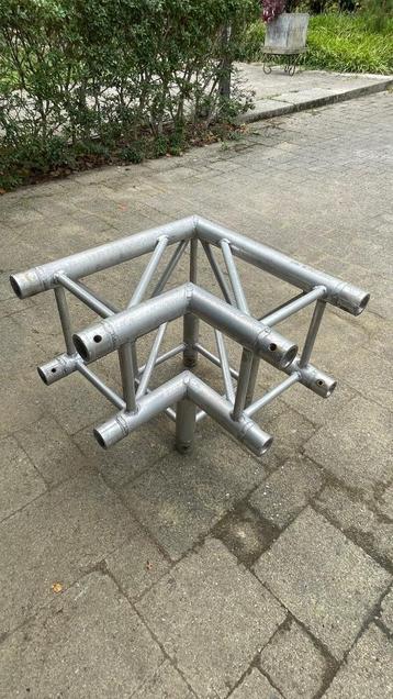 Duratruss dt34 drieweg beschikbaar voor biedingen