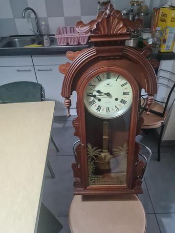 Vintage wandklok  beschikbaar voor biedingen