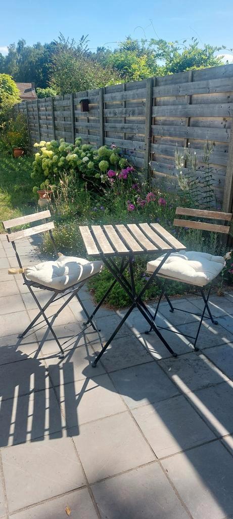 Tuinset Ikea met bijhorende kussens, Tuin en Terras, Tuinsets en Loungesets, Gebruikt, Tuinset, Hout, 2 zitplaatsen, Bijzettafel