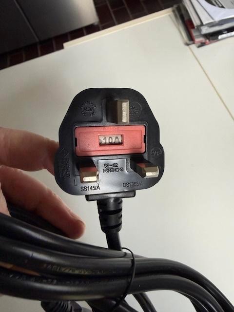 Câble d'alimentation britannique, Informatique & Logiciels, Pc & Câble réseau, Neuf, Enlèvement ou Envoi