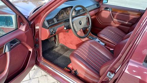 Mercedes 230E *Zeldzaam Interieur* weinig km, Auto's, Mercedes-Benz, Particulier, 200-Serie, ABS, Elektrische buitenspiegels, Elektrische ramen