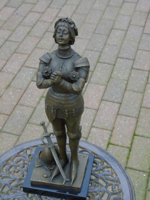 Jeanne d'Arc en haar bronzen harnas gesigneerd op marmer., Antiek en Kunst, Antiek | Brons en Koper, Brons, Ophalen