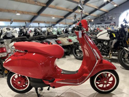 Vespa Elettrica 70 Km/h Red, Motoren, Motoren | Overige merken, Bedrijf, Scooter, 11 kW of minder, Ophalen