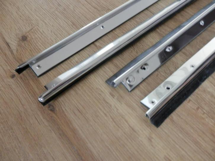 Sierlijsten set buitenzijde VW Kever Cabrio na 08-1964, Auto-onderdelen, Ruiten en Toebehoren, Oldtimer onderdelen, Volkswagen