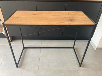 Bijzettafel/bureau beschikbaar voor biedingen