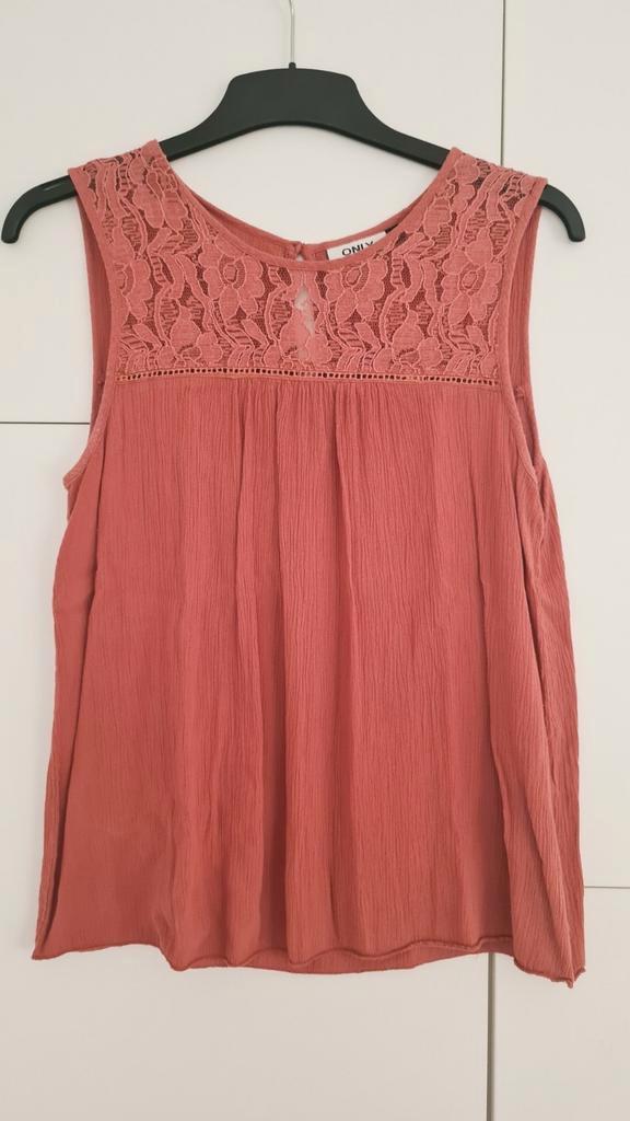 ONLY topje met kant en crinckle katoen, maat 38, Kleding | Dames, Topjes, Gedragen, Maat 38/40 (M), Overige kleuren, Zonder mouw