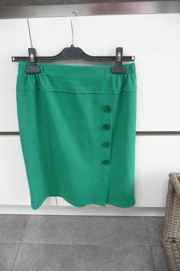 Groene rok (K677) beschikbaar voor biedingen