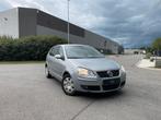 VOLKSWAGEN POLO 9N BENZINE 2009 GEKEURD&GARANTIE, Auto's, Voorwielaandrijving, Stof, Parkeersensor, Zwart