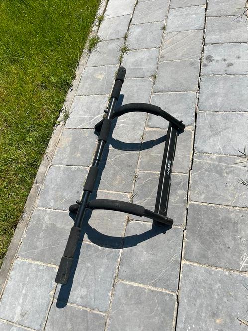 Pull up bar, Sport en Fitness, Fitnessmaterialen, Zo goed als nieuw, Ophalen