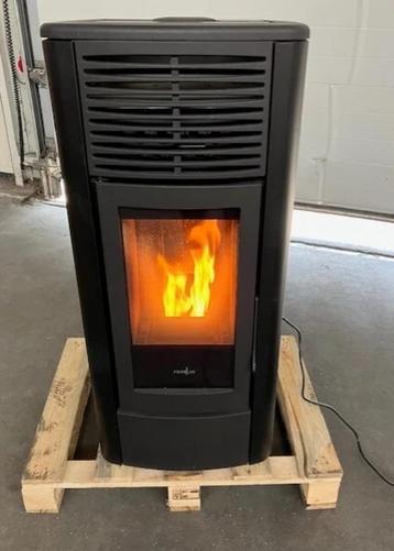 pelletkachels Ferlux elisa 8kw nergens goedkoper !!!!!! beschikbaar voor biedingen