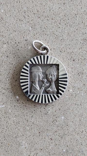 Médaillon, pendentif « Les amoureux de Peynet », argent, Enlèvement ou Envoi, Argent