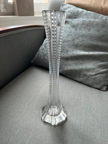 Soliflore en verre beschikbaar voor biedingen