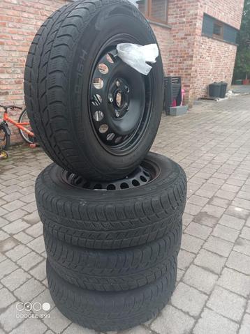 Set pneus d’hiver 195/65/15 Skoda beschikbaar voor biedingen