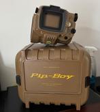 Fallout Pip Boy + Display stand en Case, Ophalen, Vanaf 18 jaar, 1 speler, Zo goed als nieuw