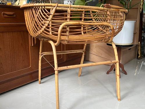 Vintage rotan bed/wieg, Kinderen en Baby's, Babywiegjes en Ledikanten, Gebruikt, Wieg, Ophalen