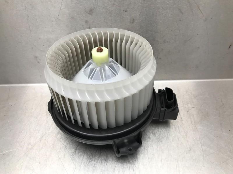 VENTILATEUR RADIATEUR MOTEUR Suzuki Swift (ZA / ZC / ZD), DENSO EUROPE B.V., Info@denso.nl, Utilisé, Hogeweyselaan 165
1382 JL  Weesp, NL