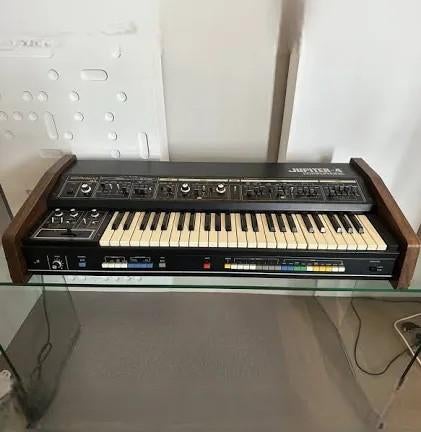 Roland Jupiter 4 en super état et full midi, Muziek en Instrumenten, Orgels