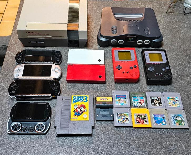 Collection consoles jeux rétrogaming Nintendo, Consoles de jeu & Jeux vidéo, Consoles de jeu | Nintendo NES, Utilisé, Enlèvement ou Envoi