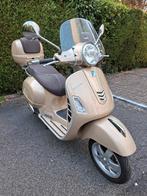 Vespa GTS 300 – 2017 – Topstaat – 15.519km - GPS + Topkoffer, Motoren, Scooter, 300 cc, Particulier, Minimaal motorrijbewijs A2