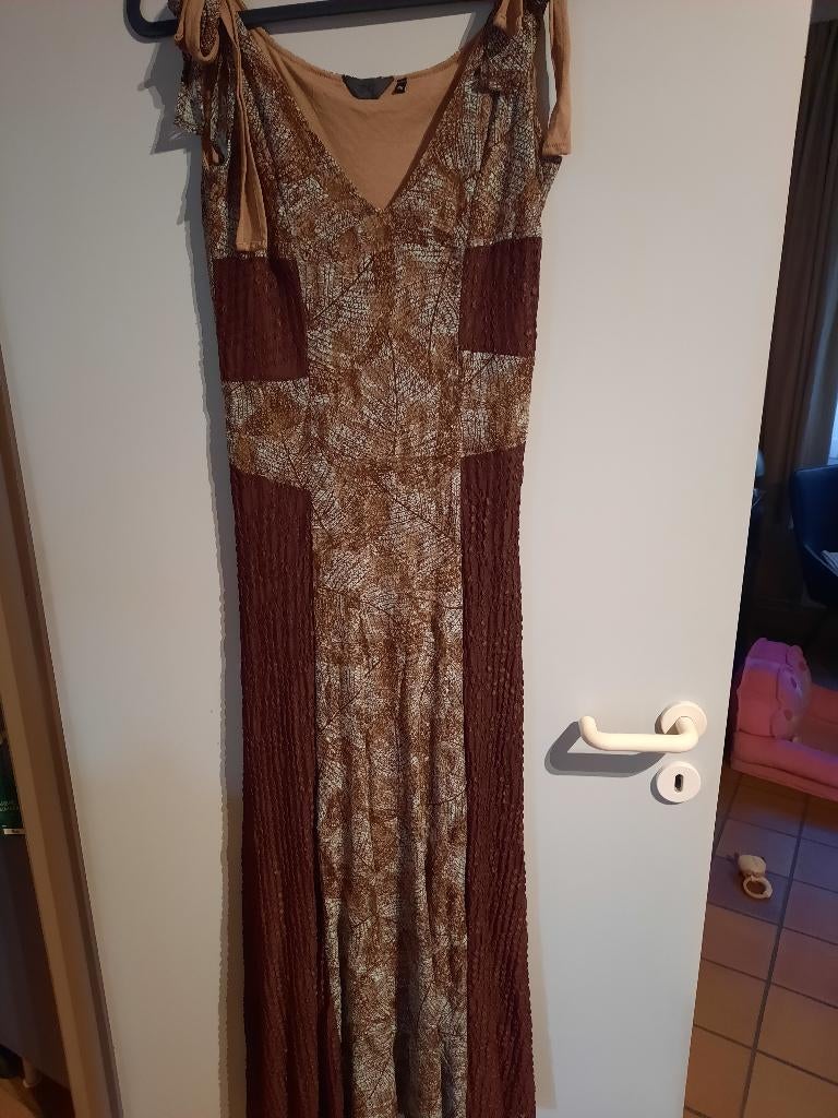 Mooi bruin lang kleed 40, Vêtements | Femmes, Taille 38/40 (M), Enlèvement ou Envoi, ZNJ, Comme neuf