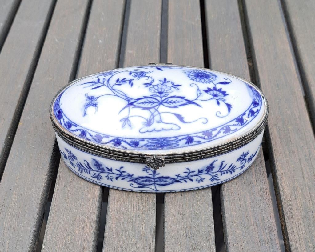 Boîte à bijoux en porcelaine Meissen Blue Onion, Antiquités & Art, Enlèvement ou Envoi