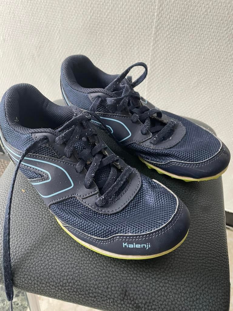 Chaussure d atheletisme spike t:  38 vendu sans les pointes, Enlèvement, Utilisé