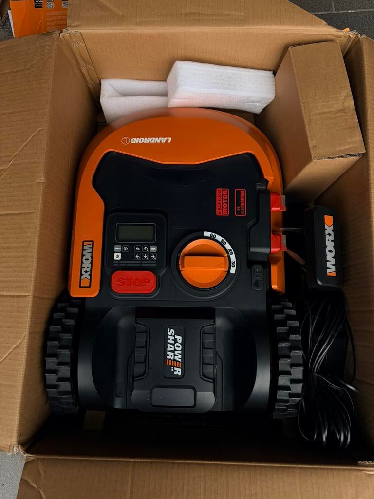Worx LANDROID L2000 WR155E  2000m2, Enlèvement, Comme neuf
