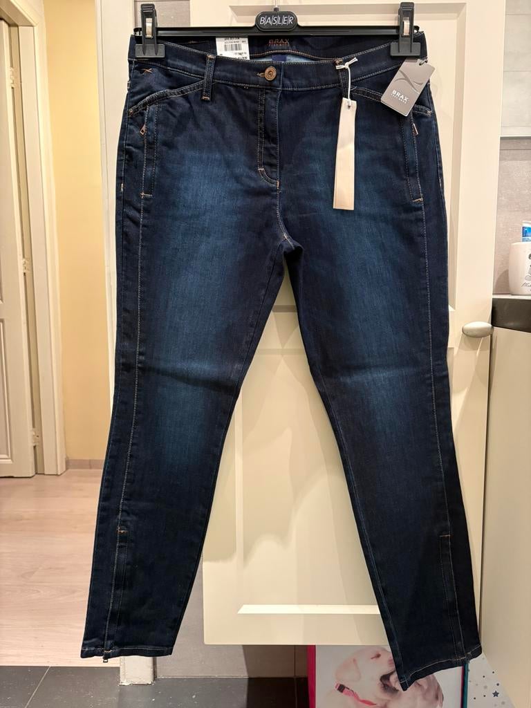 Nieuwe jeans van Brax (B/F 42R)., Kleding | Dames, Spijkerbroeken en Jeans, Ophalen of Verzenden, Nieuw, Blauw, W33 - W36 (confectie 42/44)