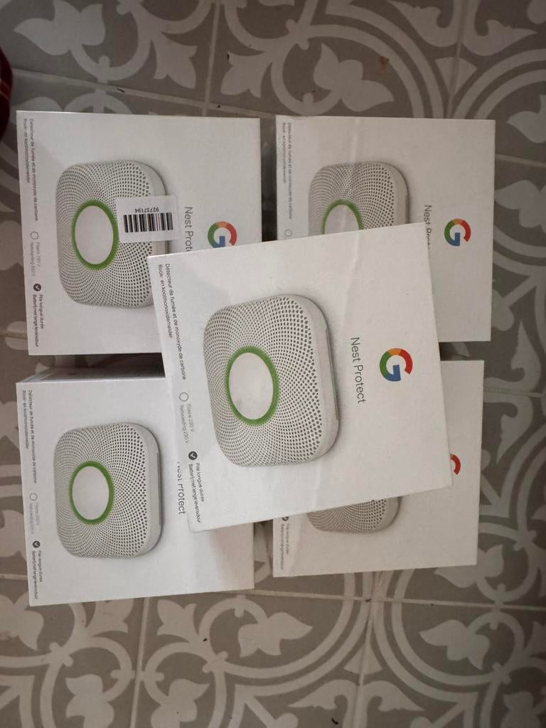 Lot google nest met factuur, Doe-het-zelf en Bouw, Thermostaten, Zo goed als nieuw, Ophalen