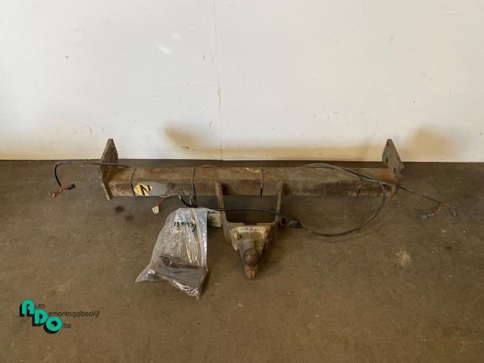 Trekhaak van een Nissan Terrano (Terrano II 93-), Auto-onderdelen, Ophanging en Onderstel, Nissan, Gebruikt, 3 maanden garantie