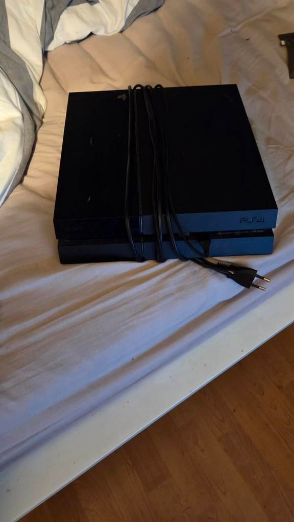Ps4 + spelletjes, Consoles de jeu & Jeux vidéo, Consoles de jeu | Sony PlayStation 4, 500 GB, Avec 3 manettes ou plus, Enlèvement