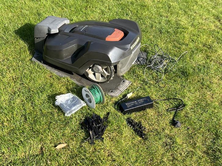 Robot de pelouse Husqvarna 420, Jardin & Terrasse, Jardin & Terrasse Autre, Utilisé, Enlèvement