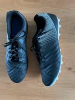 Voetbalschoenen kipsta maat 42, Sport en Fitness, Voetbal, Ophalen of Verzenden, Zo goed als nieuw, Schoenen