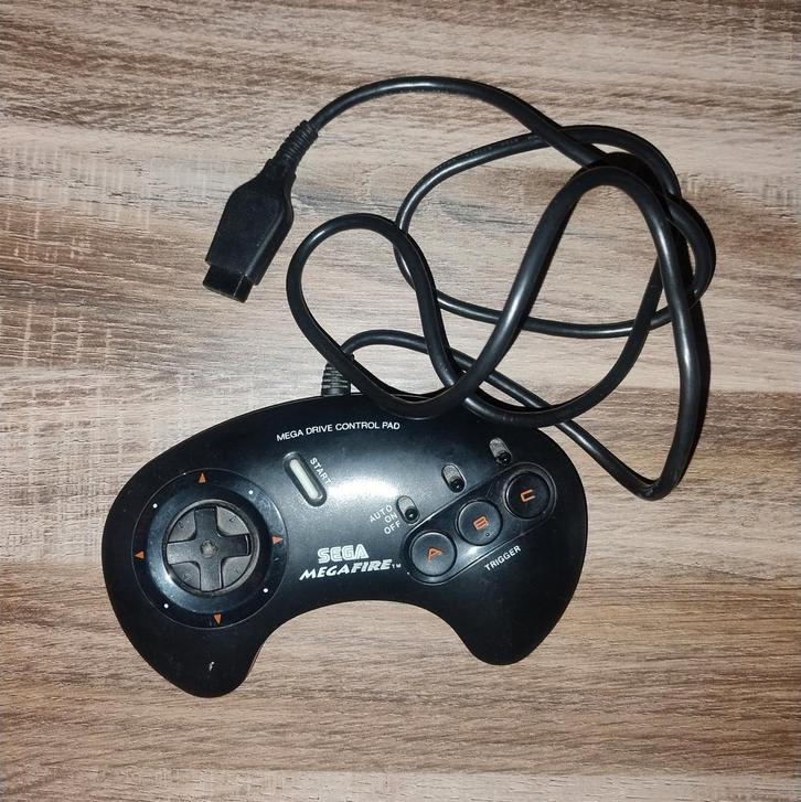 Sega Mega Drive Megafire controller, Consoles de jeu & Jeux vidéo, Consoles de jeu | Accessoires Autre, Enlèvement ou Envoi