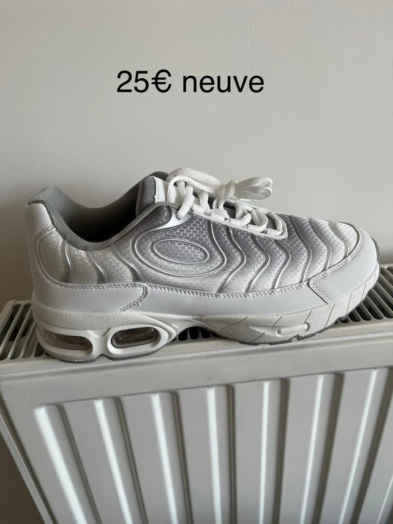 Chaussures neuves taille 44, Enlèvement, Comme neuf