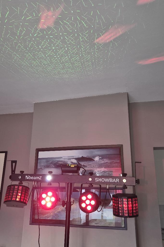 Beamz Showbar, Muziek en Instrumenten, Licht en Laser, Zo goed als nieuw, Laser, Geluidgestuurd, Kleur, Stroboscoopeffect, Ophalen
