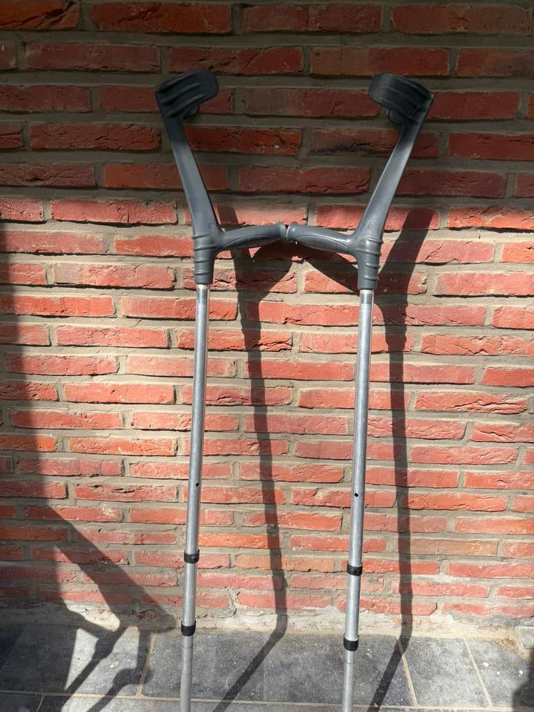 Béquilles ajustables, Enlèvement, Comme neuf